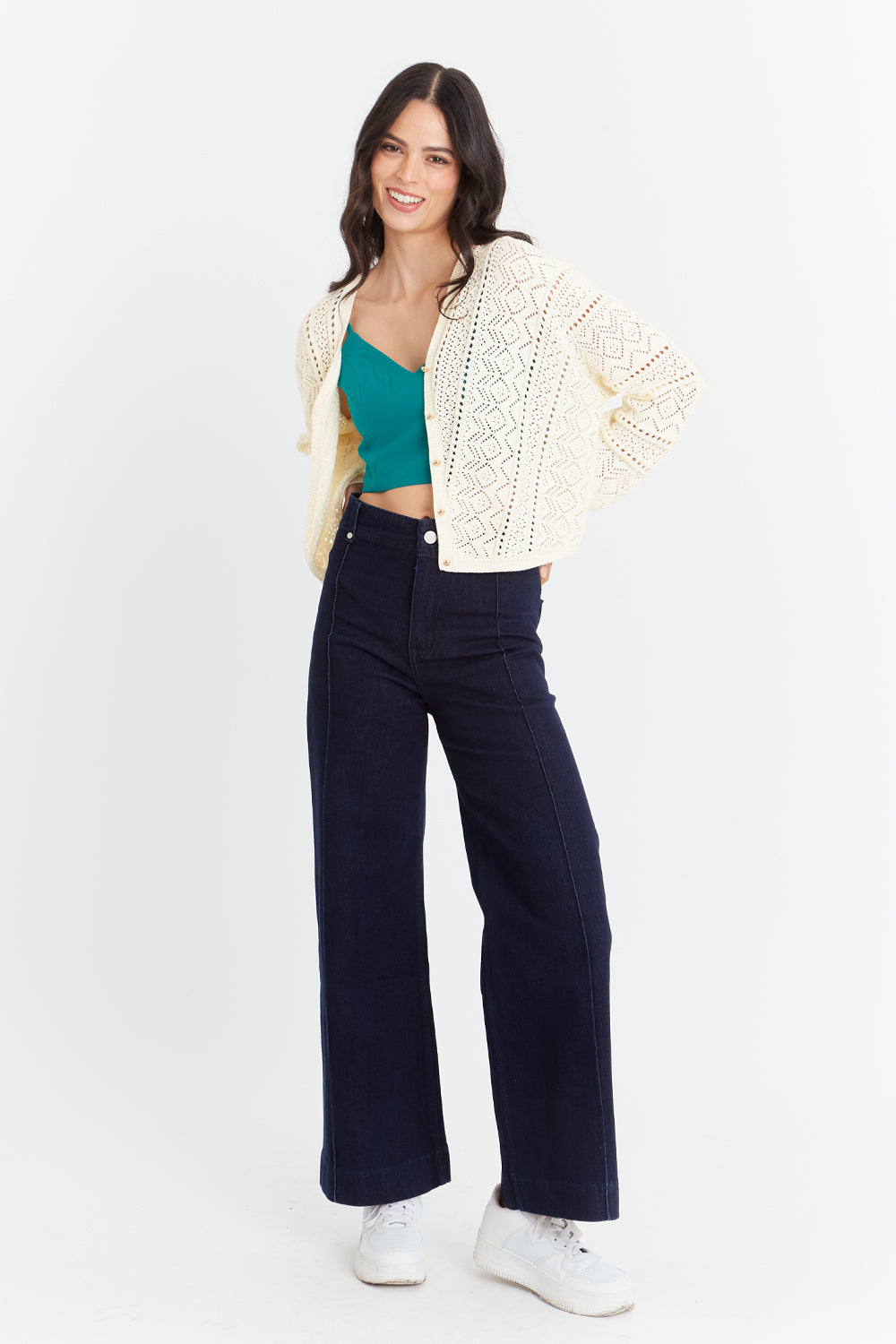 Cárdigan Tipo Crochet Botones Dorados Beige