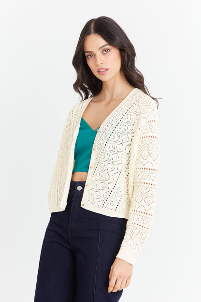 Cárdigan Tipo Crochet Botones Dorados Beige