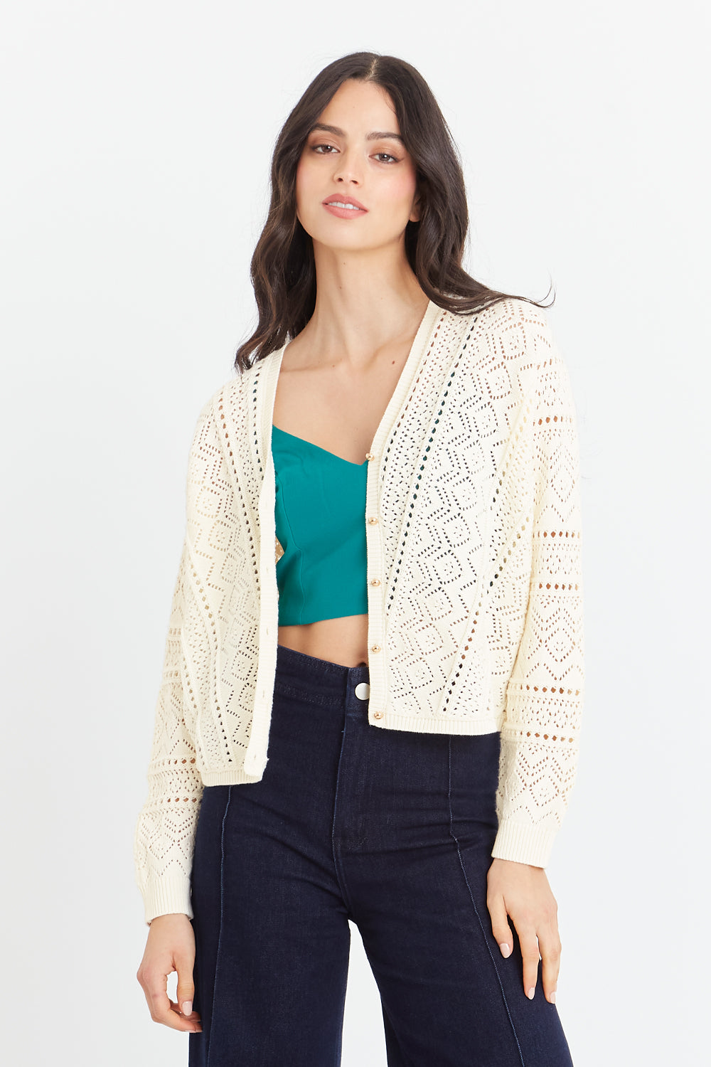 Cárdigan Tipo Crochet Botones Dorados Beige