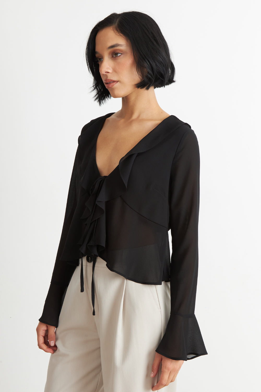 Blusa Vuelos Manga Larga Negro