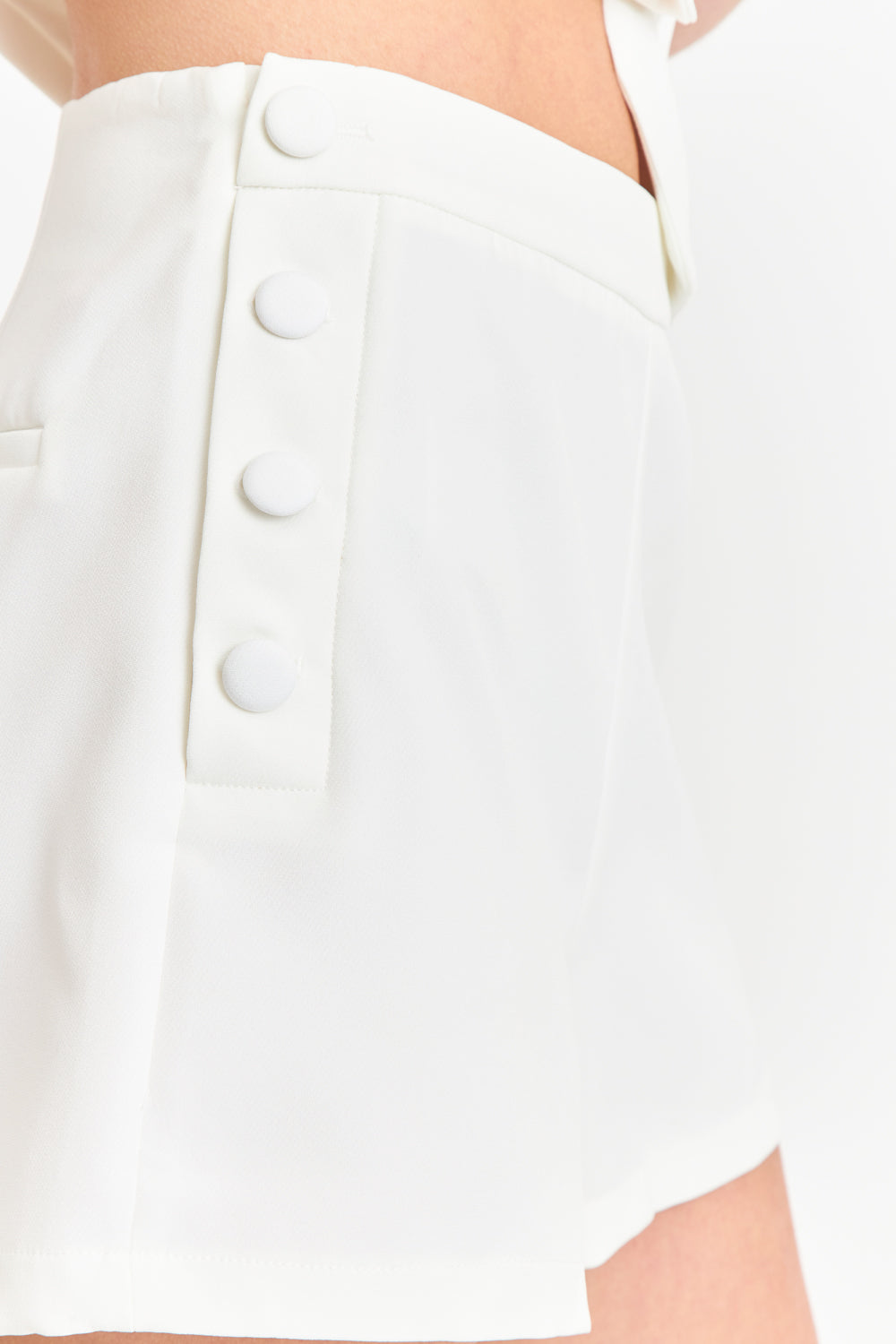 Short con Botones Delanteros Blanco