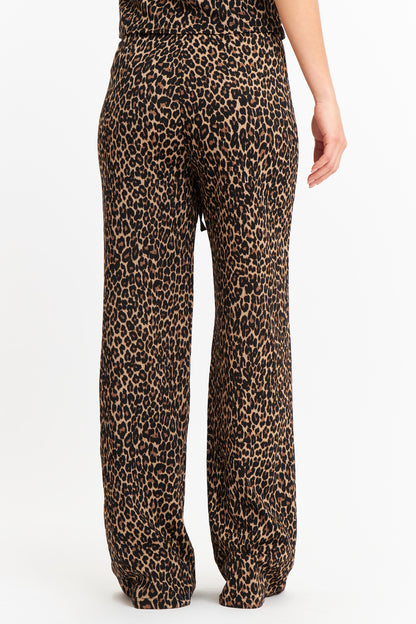 Pantalón Tipo Crepé Animal Print Café