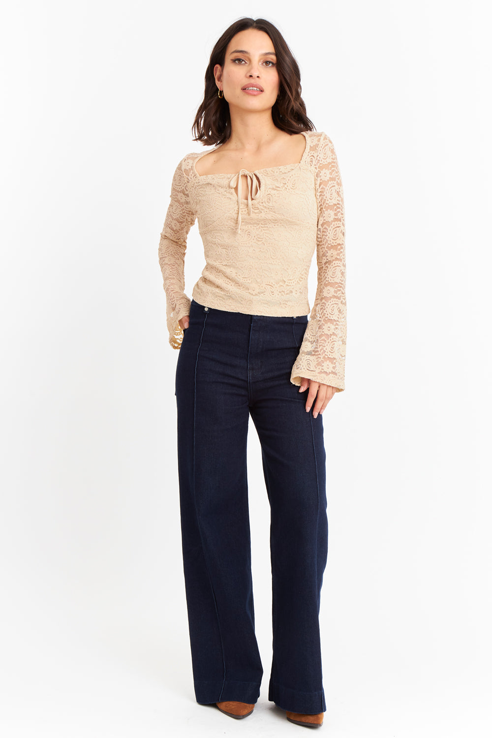 Polera Encaje Escote Nudo Beige