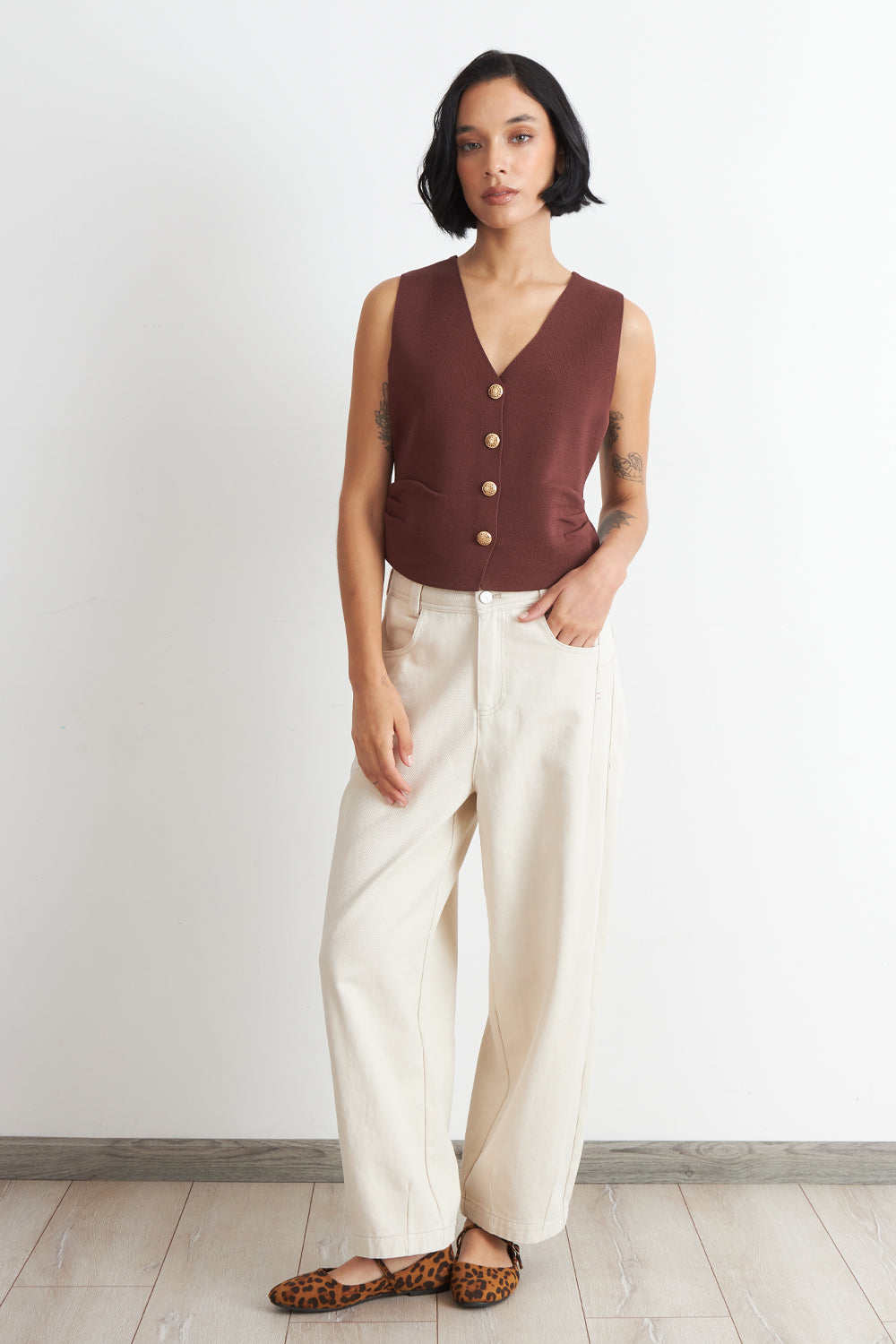 Gilet con Drapeado Lateral Café