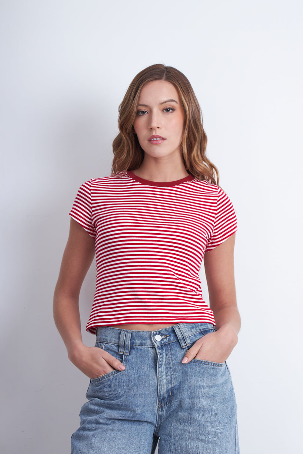 Polera Básica Cuello Redondo Líneas Rojo