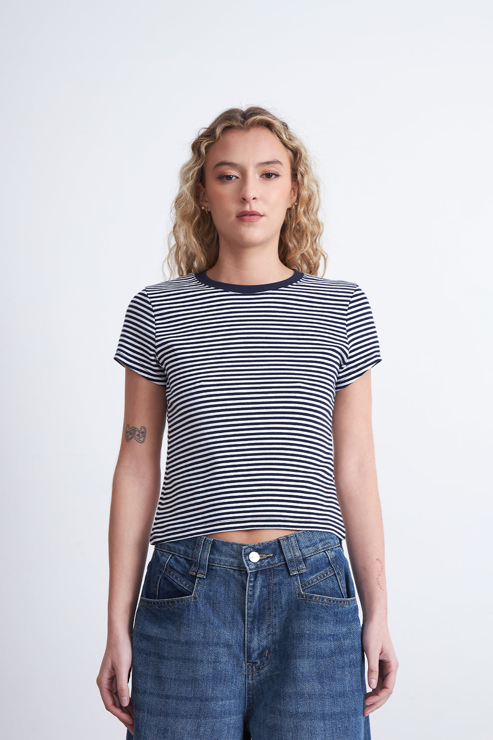 Polera Básica Cuello Redondo Líneas Azul Marino