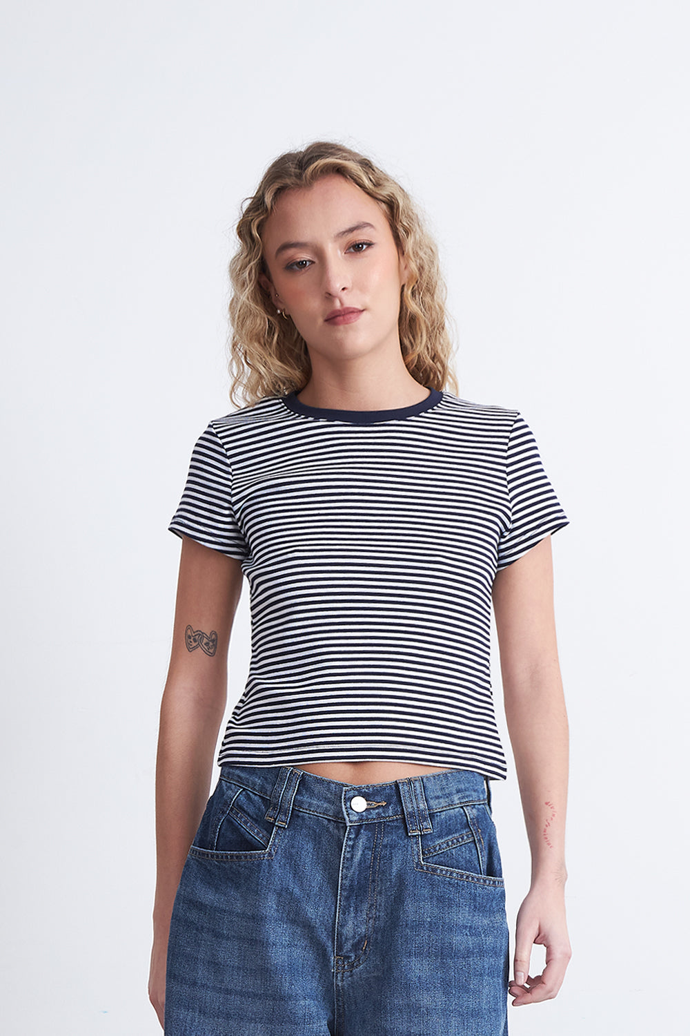 Polera Básica Cuello Redondo Líneas Azul Marino