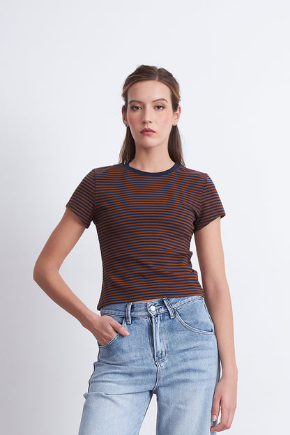 Polera Básica Cuello Redondo Líneas Café