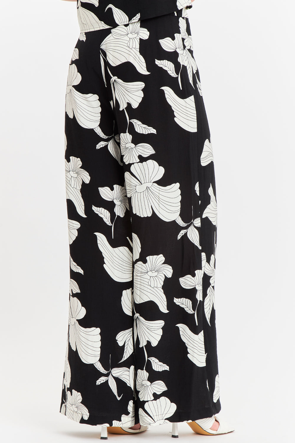 Pantalón Negro Flores Blancas