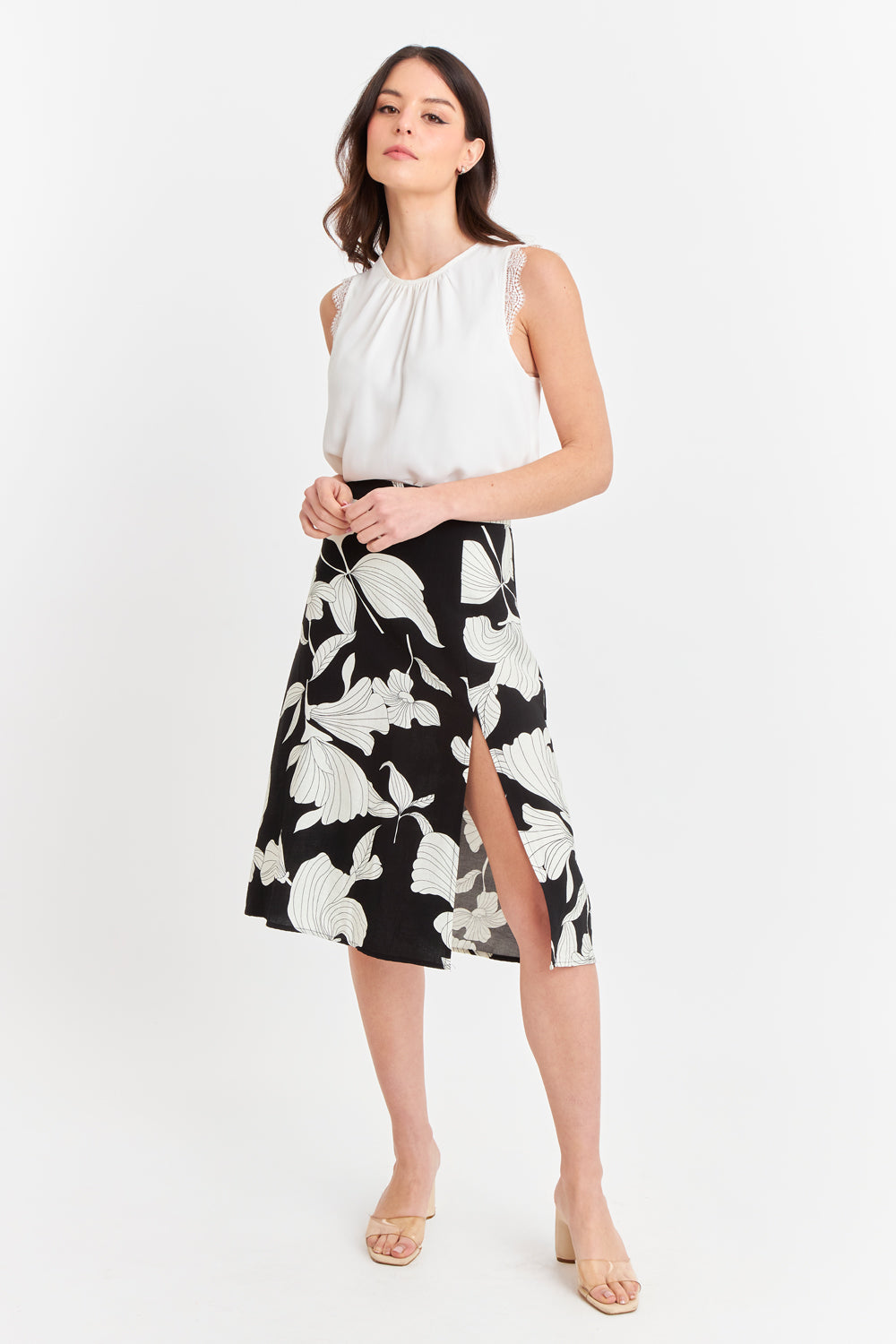 Falda Midi Negra con Flores Blancas