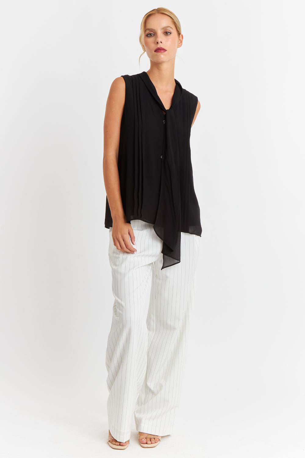 Blusa Cuello Tipo Corbata Negro