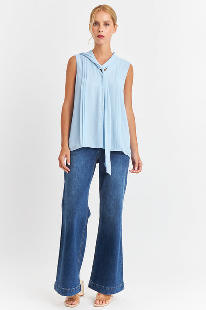 Blusa Cuello Tipo Corbata Celeste