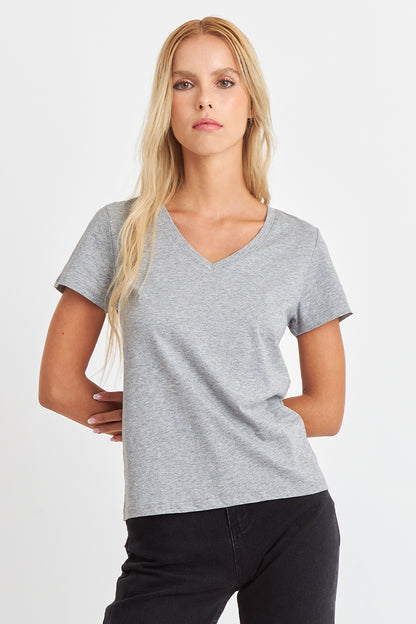 Polera Escote en V Básica Gris