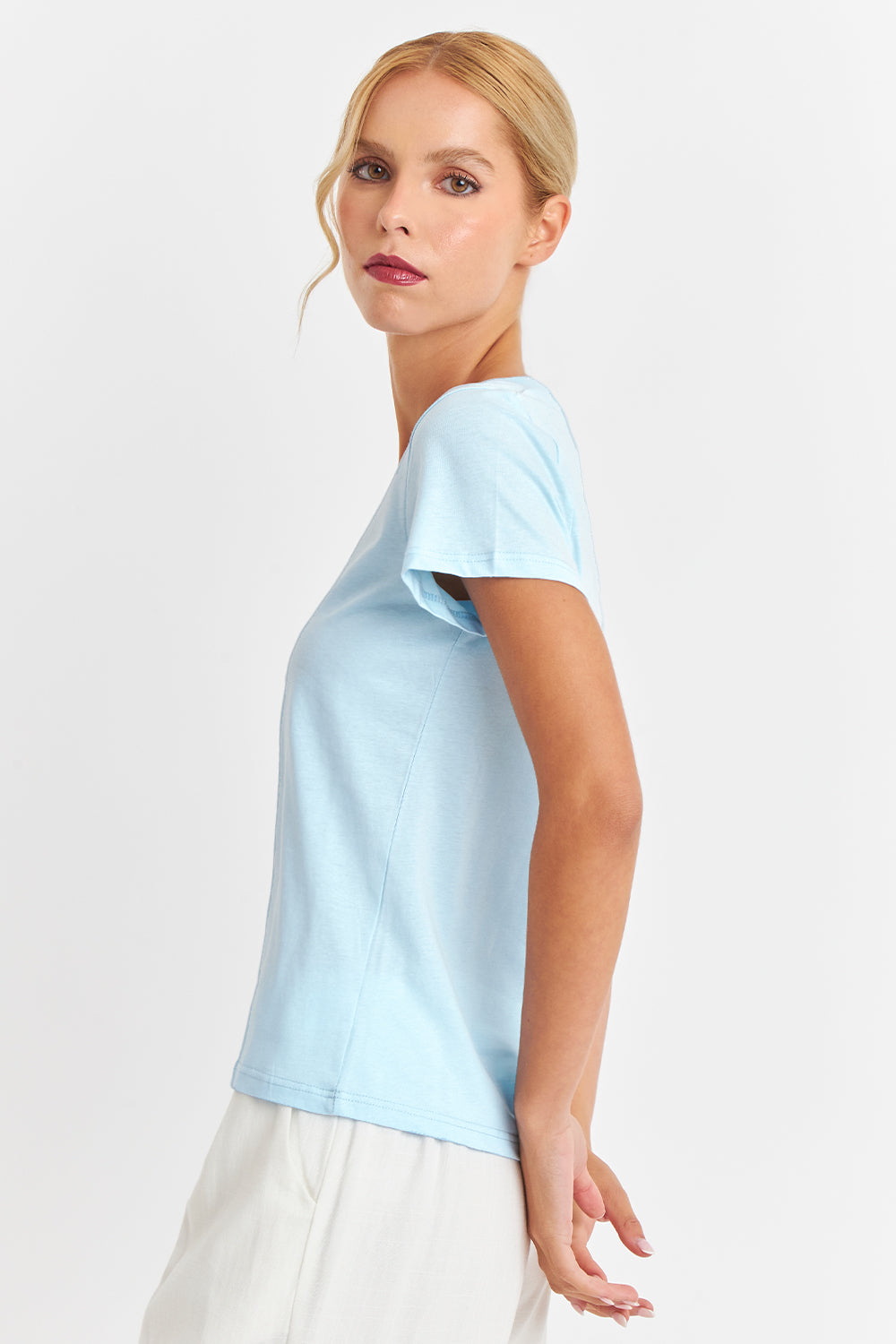 Polera Escote en V Básica Celeste