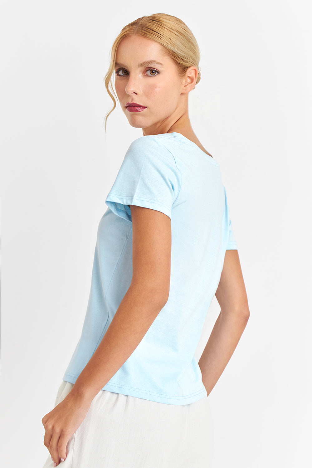 Polera Escote en V Básica Celeste