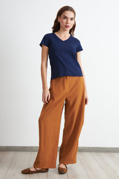 Polera Escote en V Básica Azul Marino