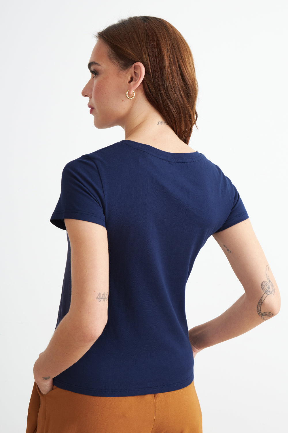 Polera Escote en V Básica Azul Marino