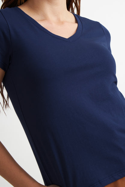 Polera Escote en V Básica Azul Marino