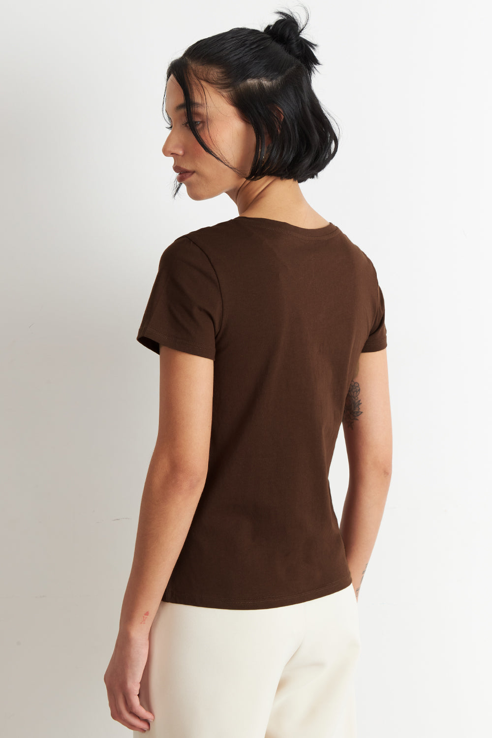 Polera Escote en V Básica Café