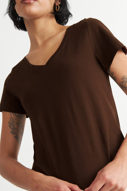 Polera Escote en V Básica Café