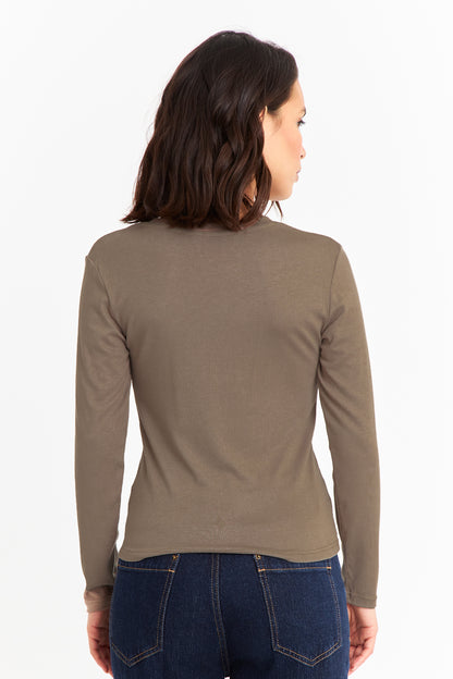 Polera Manga Larga Cuello Redondo Khaki