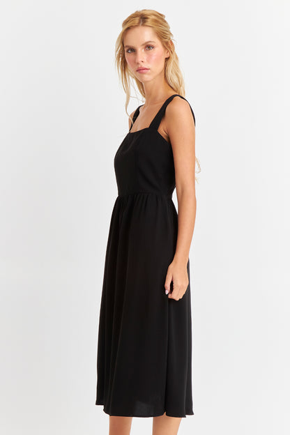 Vestido Escote Cuadrado Negro