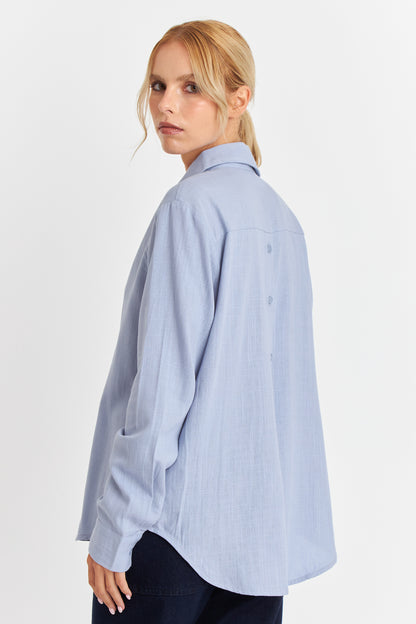 Camisa Botonera Espalda Celeste