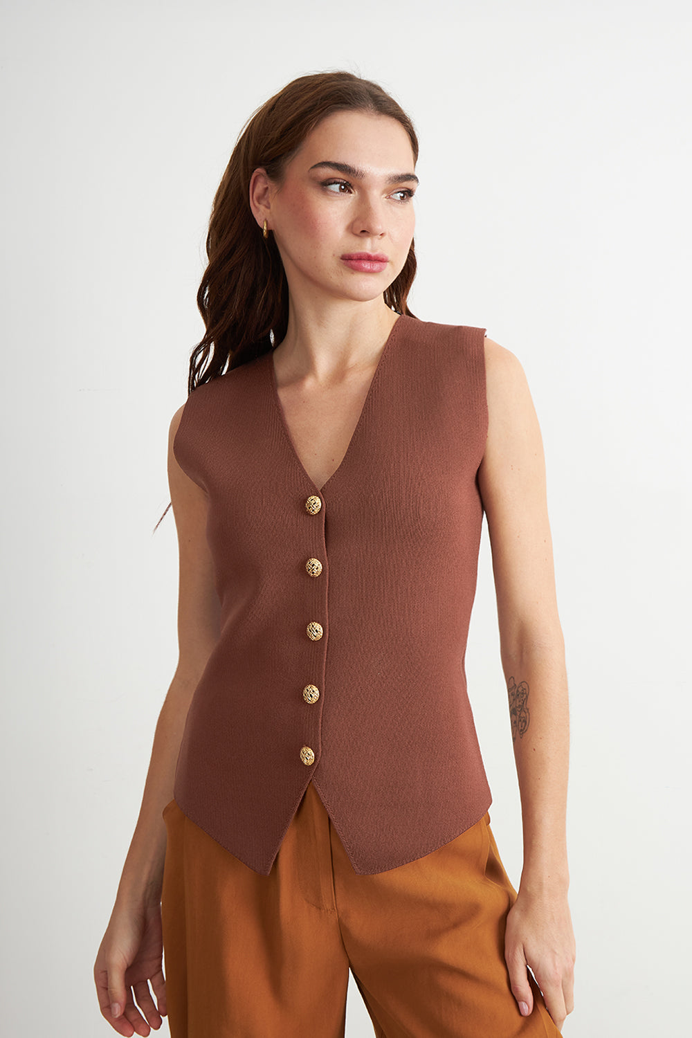 Gilet Largo con Botones Marrón