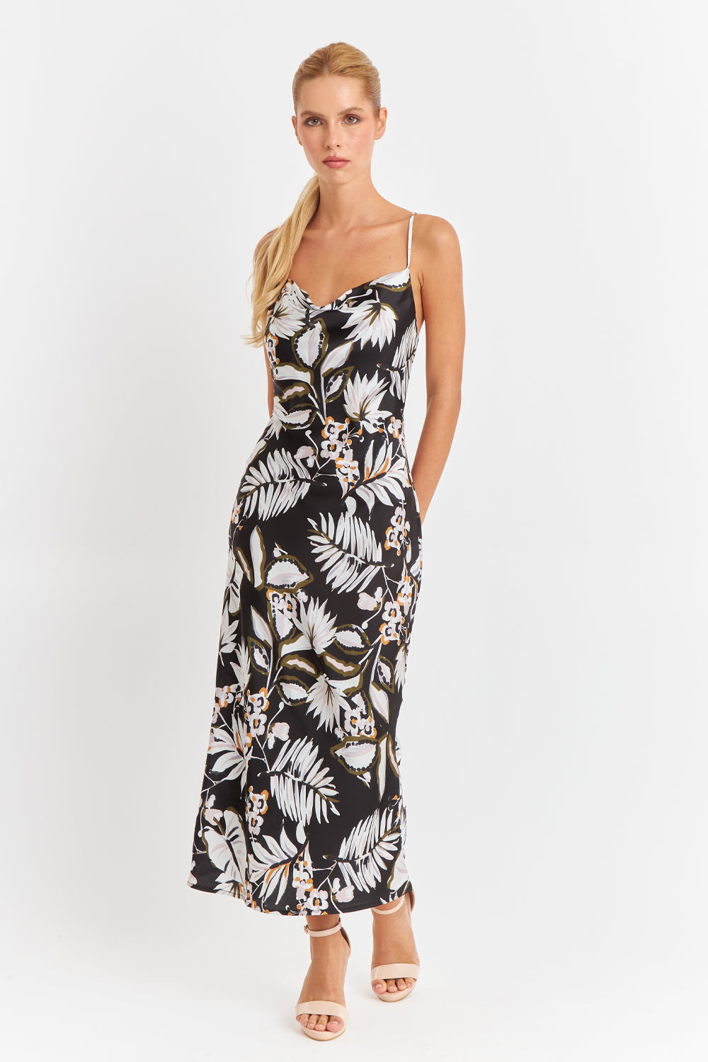 Vestido Tipo Satín Floreado Negro