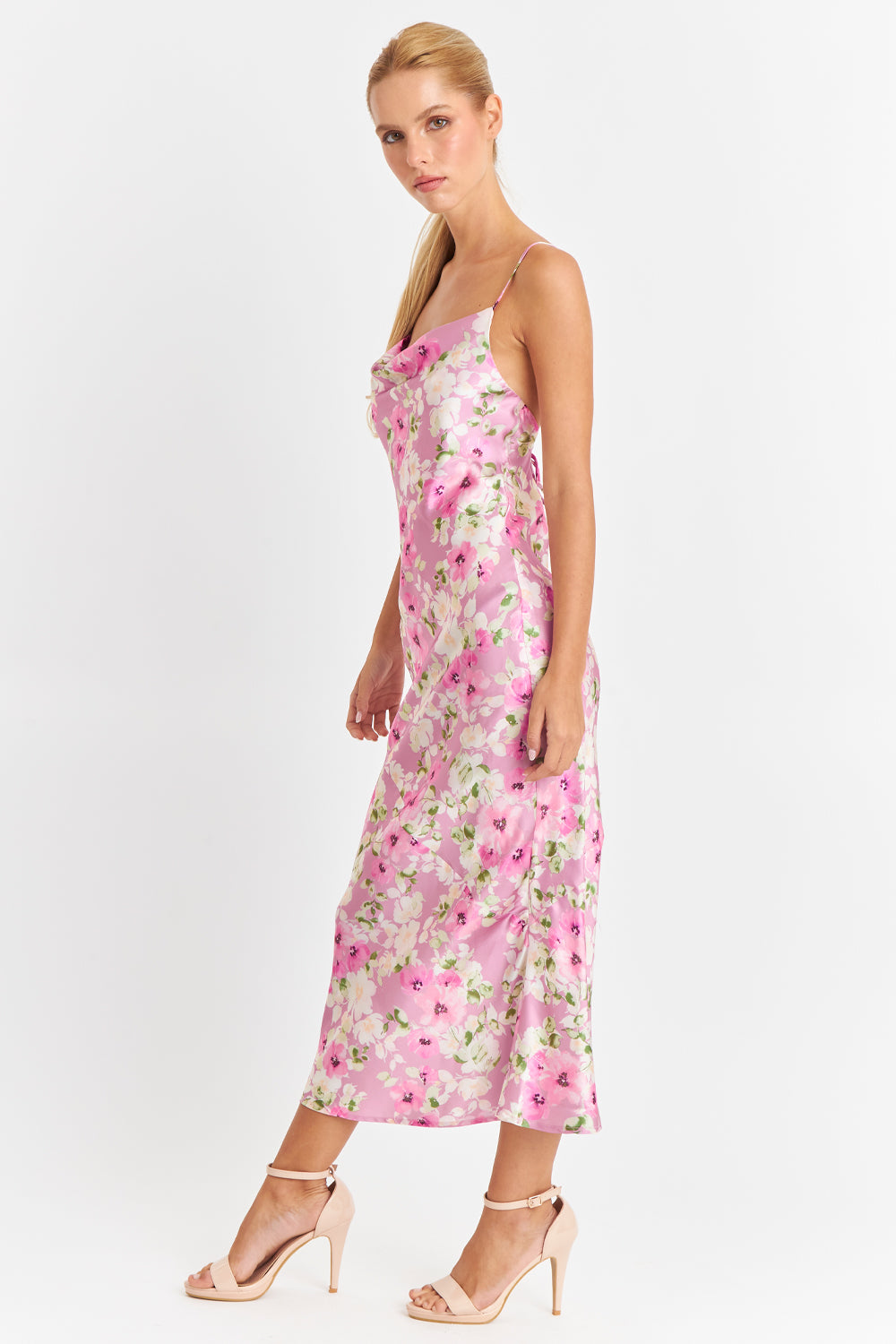 Vestido Tipo Satín Floreado Rosado