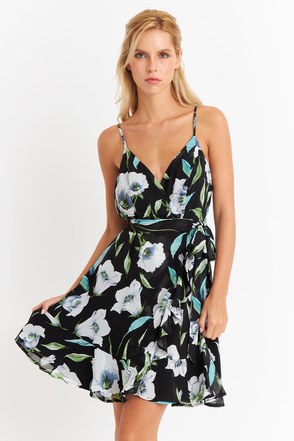 Vestido Corto Floral con Vuelos Cruzados Blanco