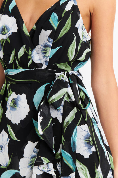 Vestido Corto Floral con Vuelos Cruzados Blanco