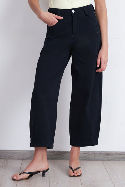 Jeans Corte Barrel Azul Marino