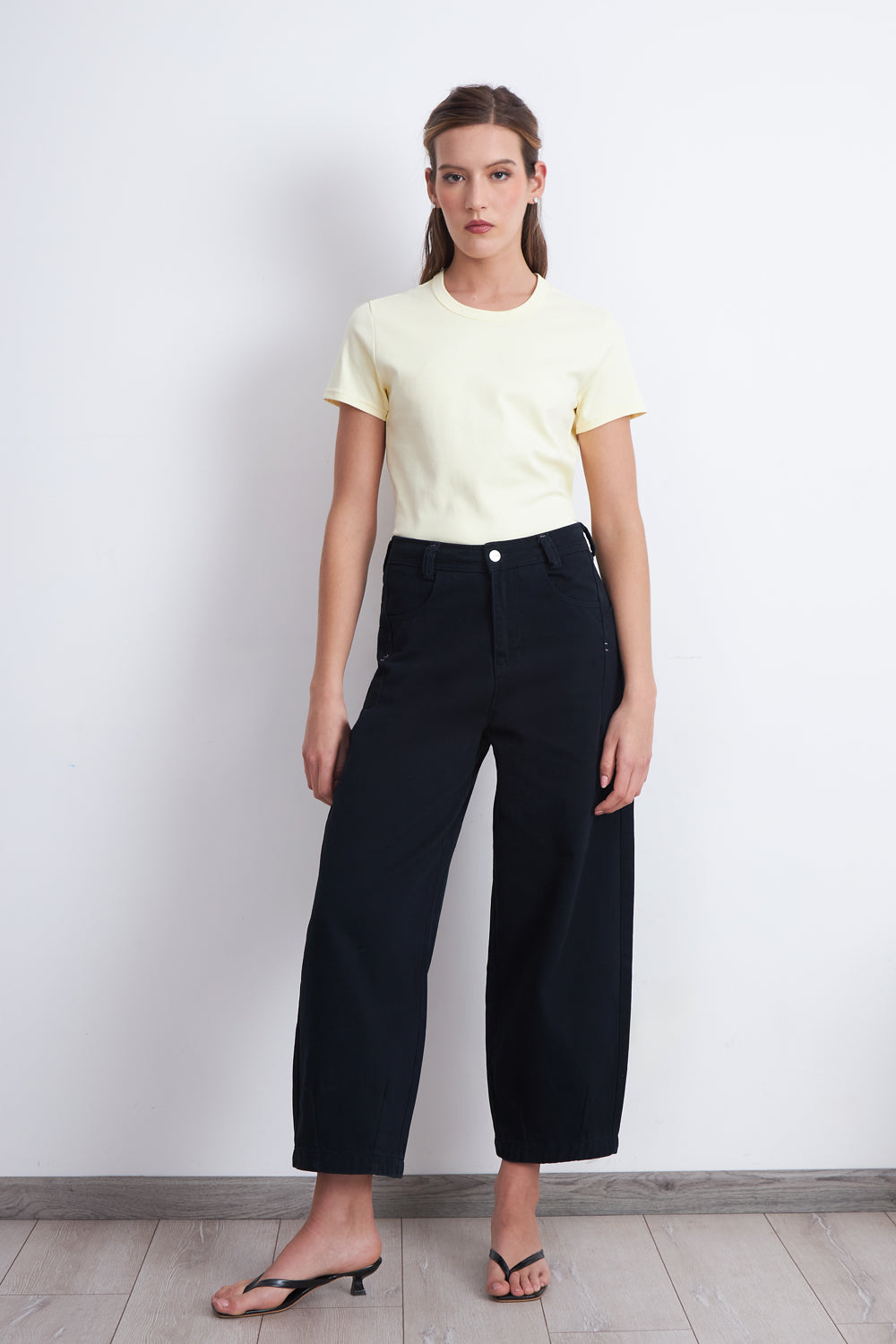 Jeans Corte Barrel Azul Marino