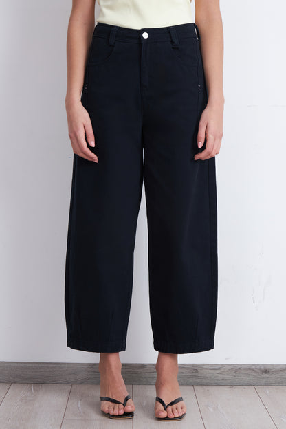 Jeans Corte Barrel Azul Marino