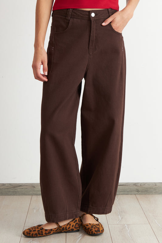 Jeans Corte Barrel Café