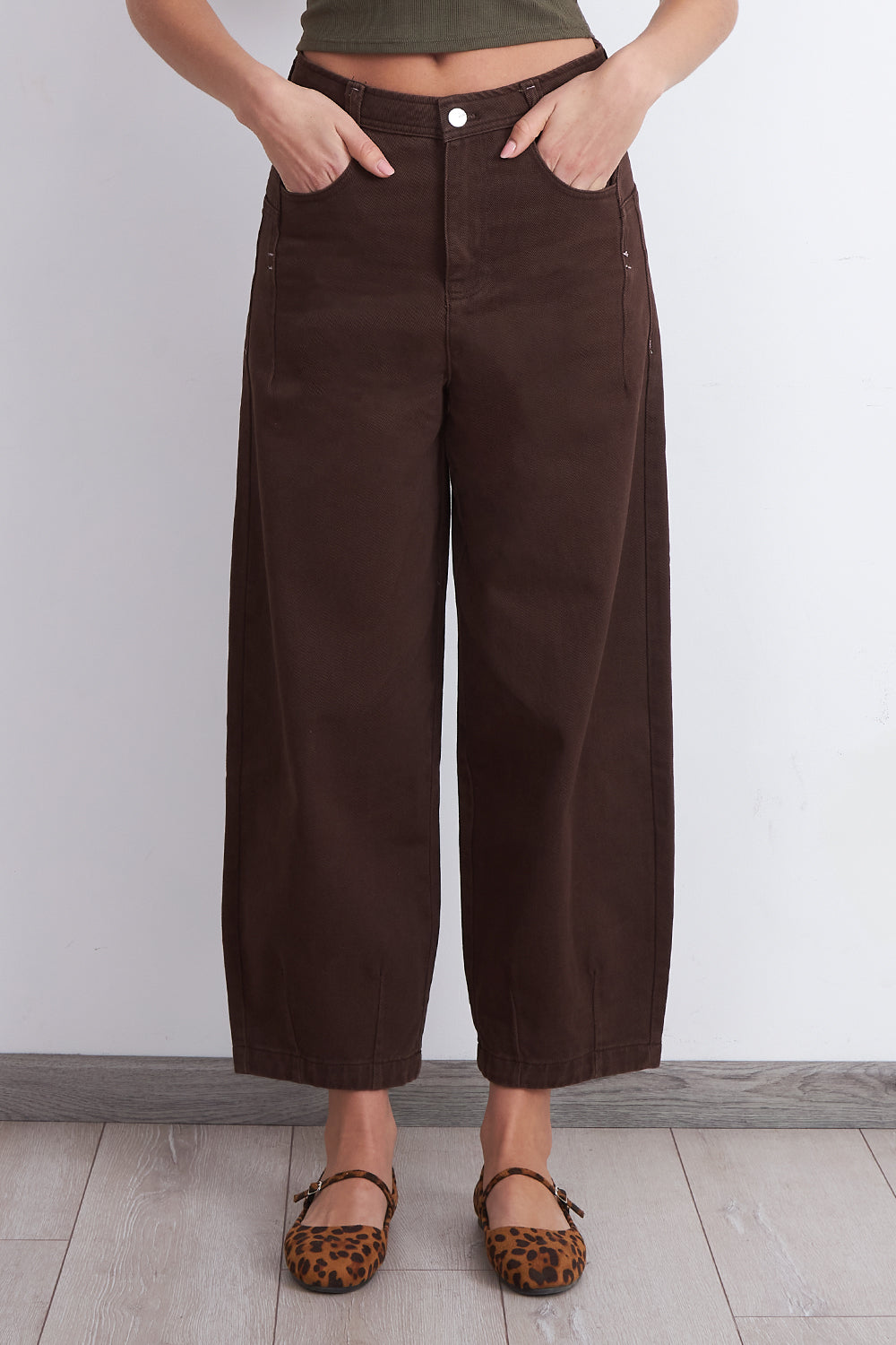 Jeans Corte Barrel Café