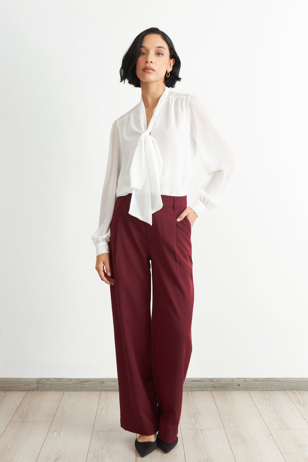 Blusa Manga Larga con Corbatín Blanco