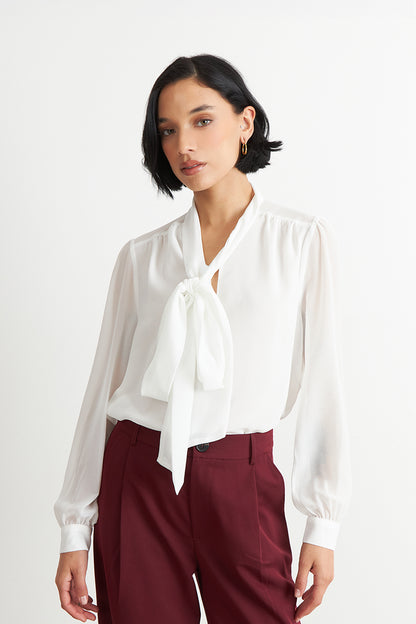 Blusa Manga Larga con Corbatín Blanco