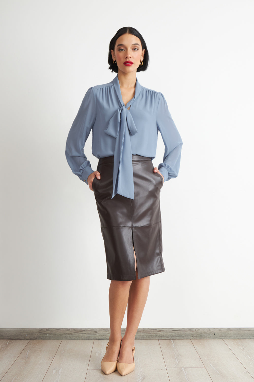 Blusa Manga Larga con Corbatín Celeste