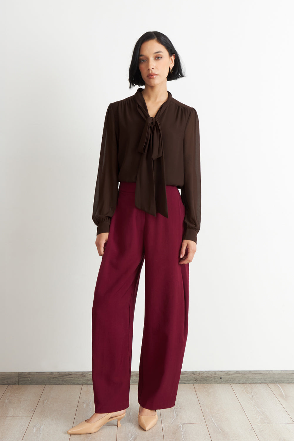 Blusa Manga Larga con Corbatín Café