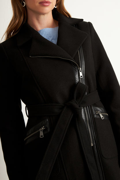 Chaqueta de Paño con Cinturón Negro