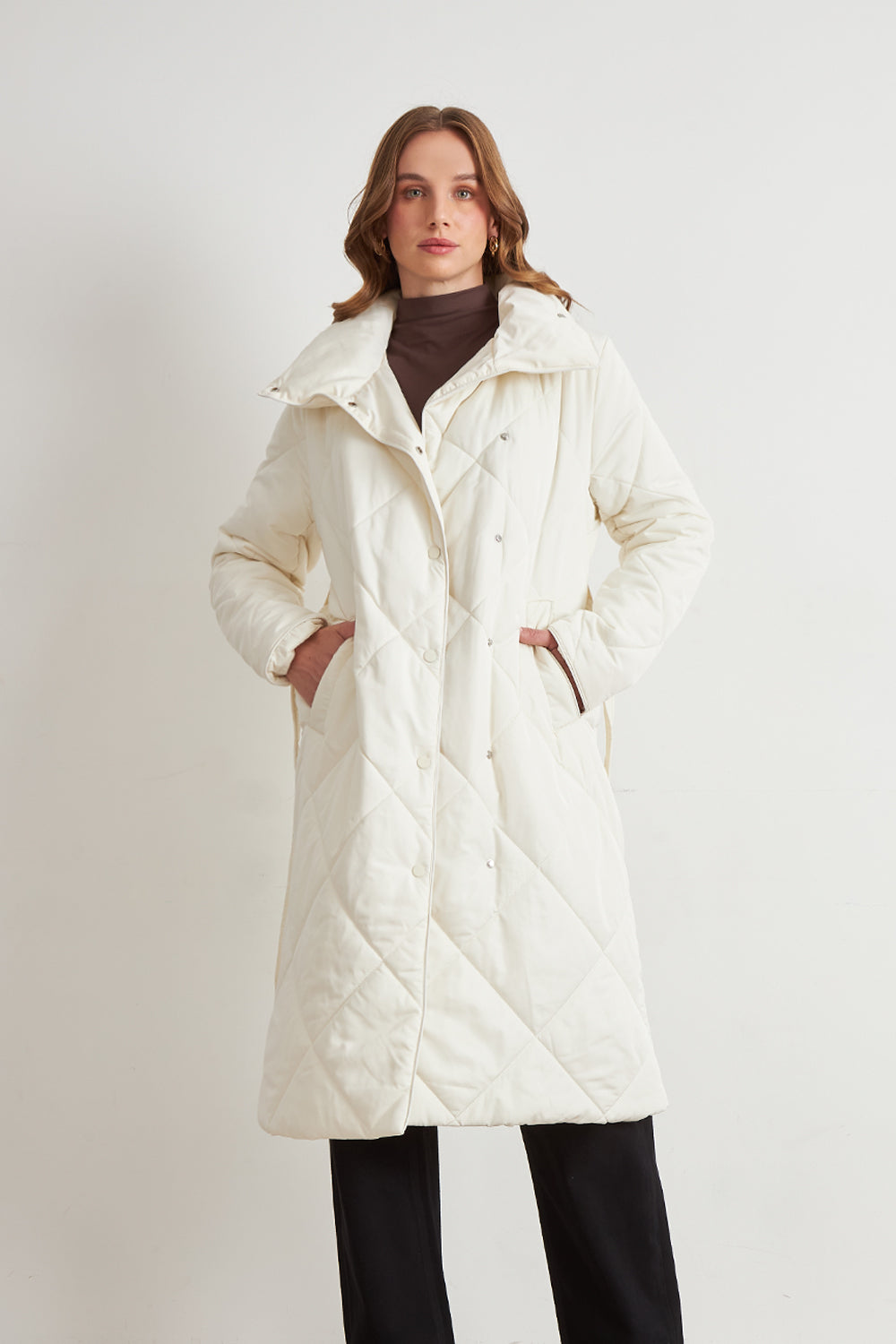 Parka Acolchada con Cinturón Lazo Blanco
