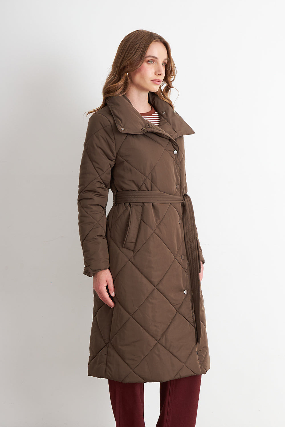 Parka Acolchada con Cinturón Lazo Café