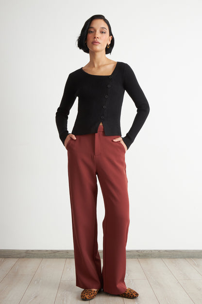 Sweater Escote Asimétrico Negro