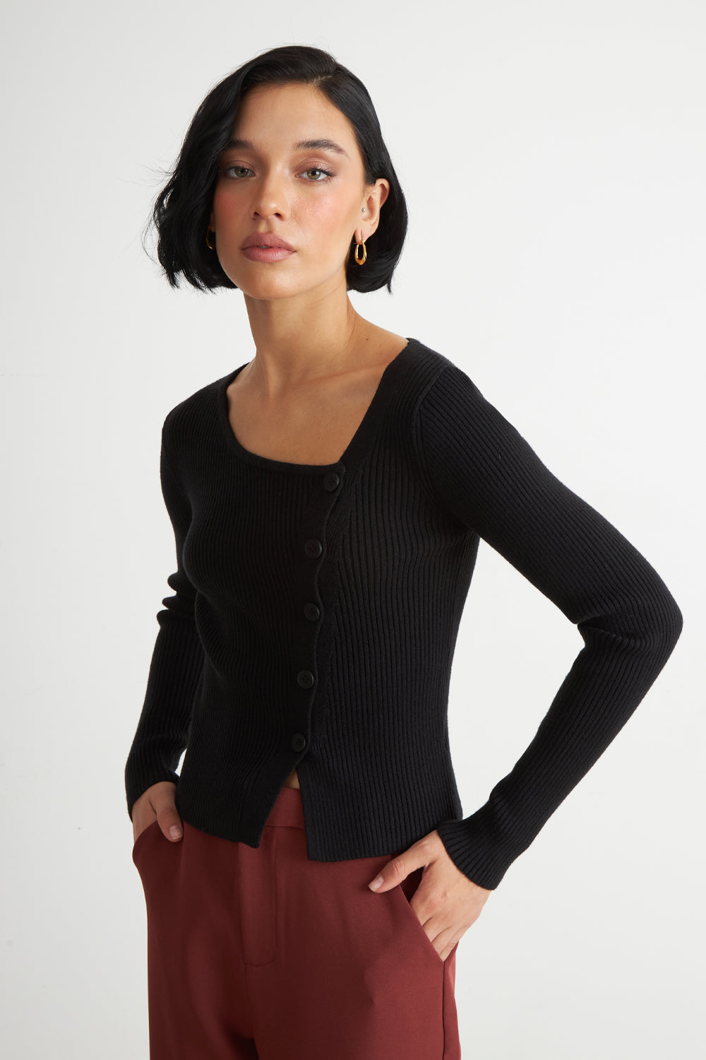 Sweater Escote Asimétrico Negro