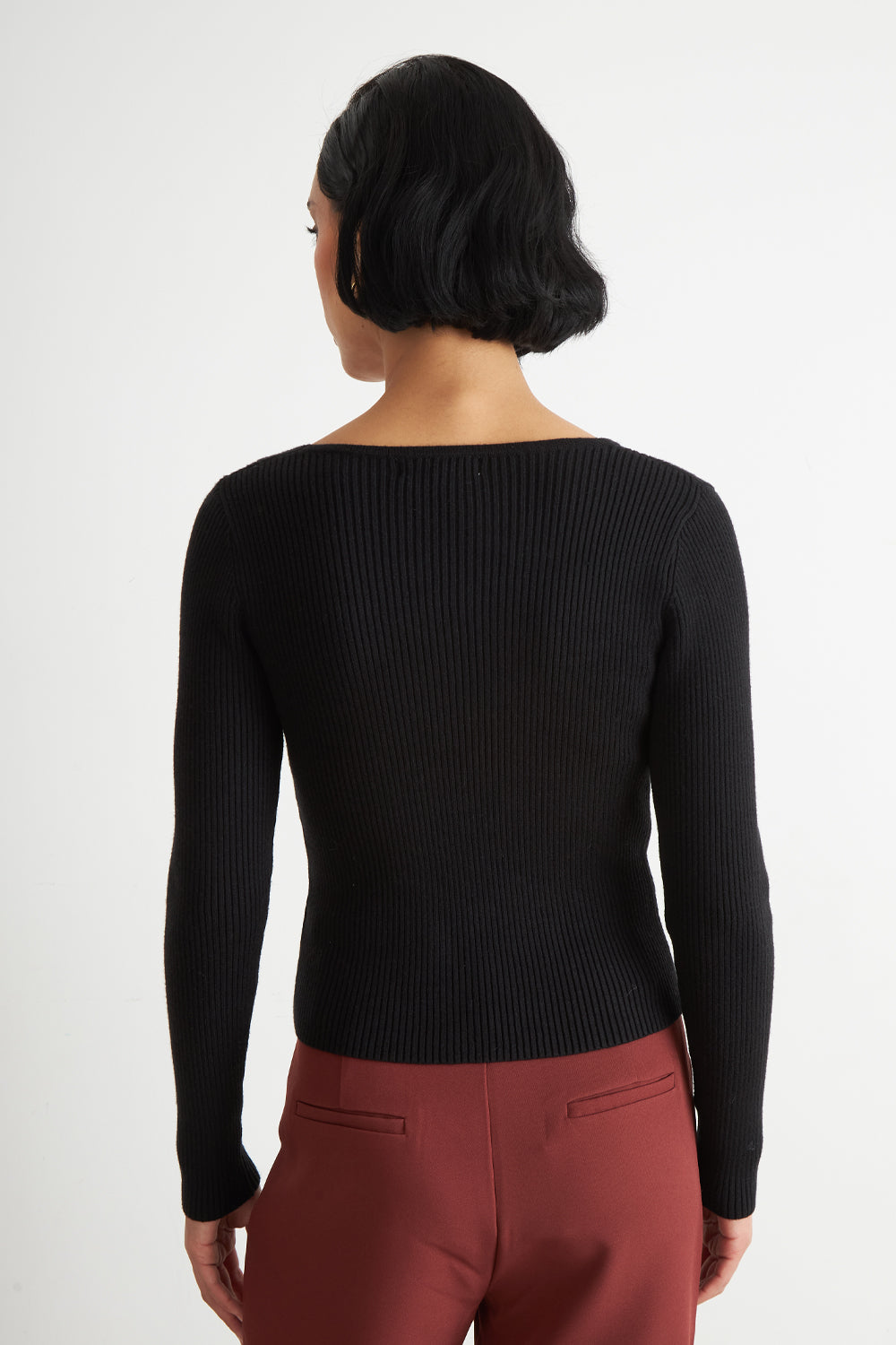 Sweater Escote Asimétrico Negro