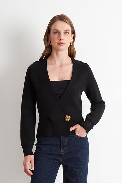 Cárdigan Cruzado con Botón Dorado Negro