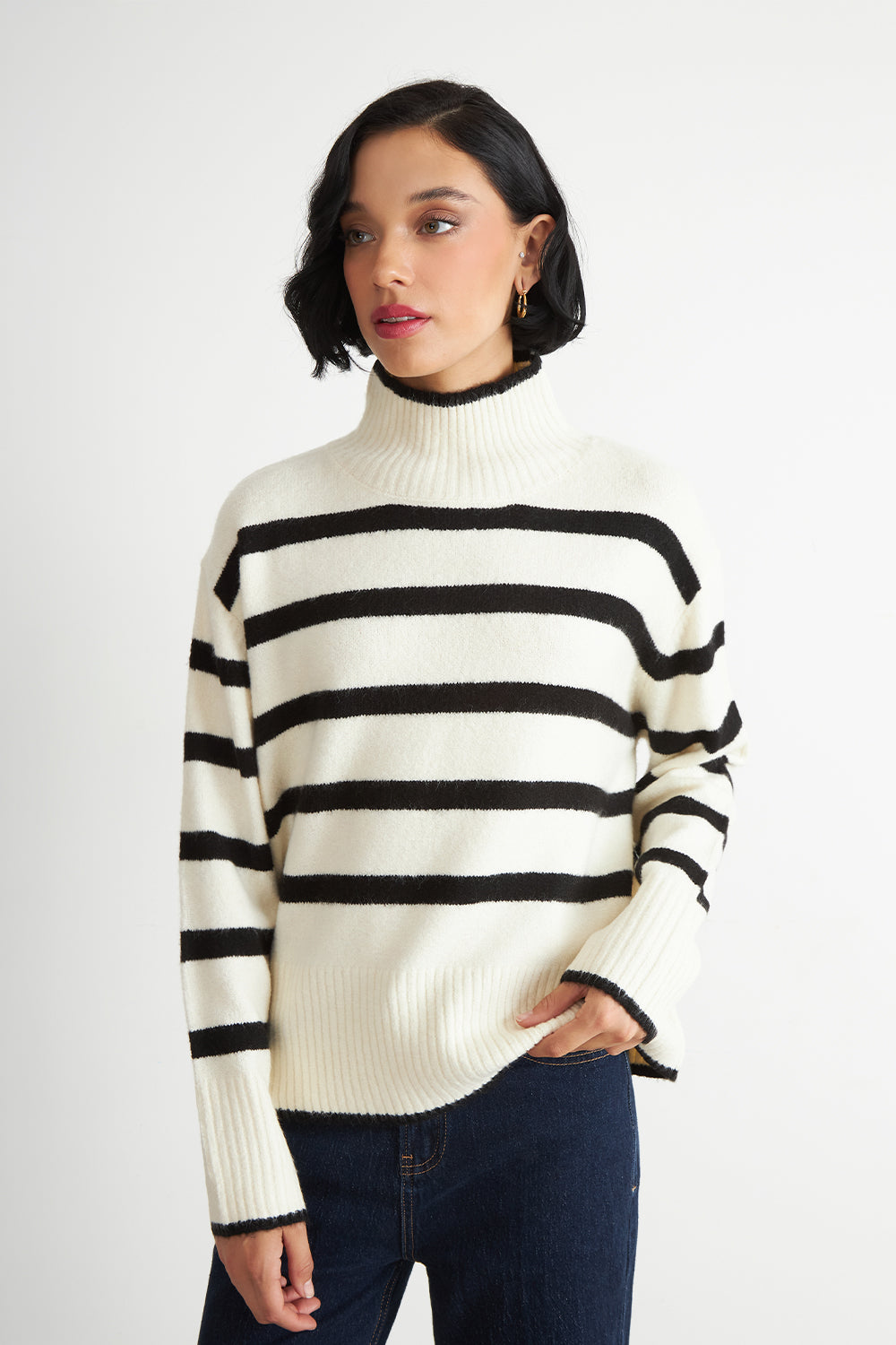 Sweater Cuello Alto Rayas Horizontales Blanco