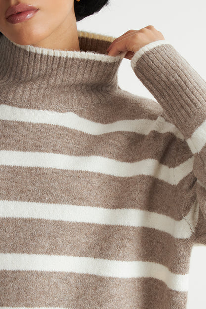 Sweater Cuello Alto Rayas Horizontales Khaki